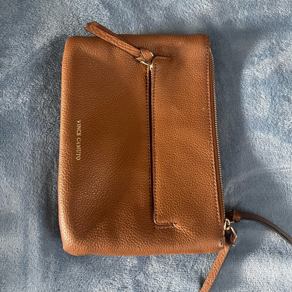 VINCE CAMUTO LEATHER POUCH WALLET NICE